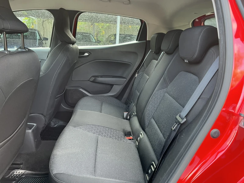 Renault Clio 1.6 E-Tech Hybrid Auto, снимка 10 - Автомобили и джипове - 51183241