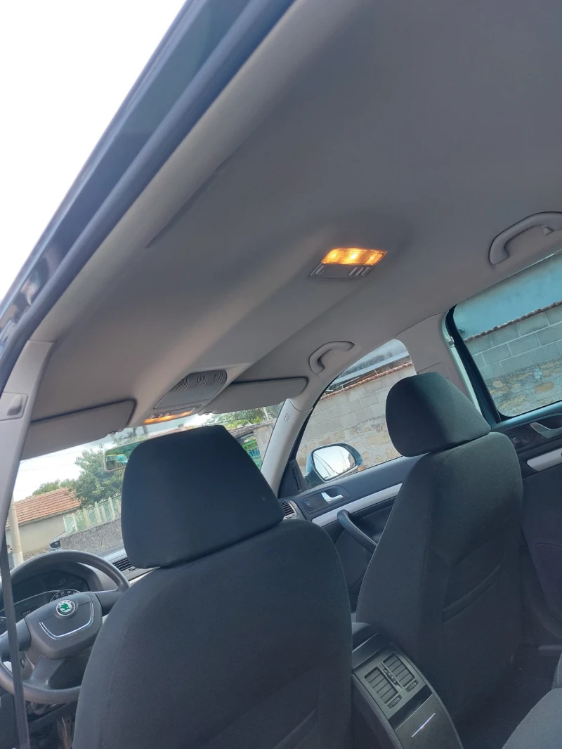 Skoda Octavia, снимка 9 - Автомобили и джипове - 52495445