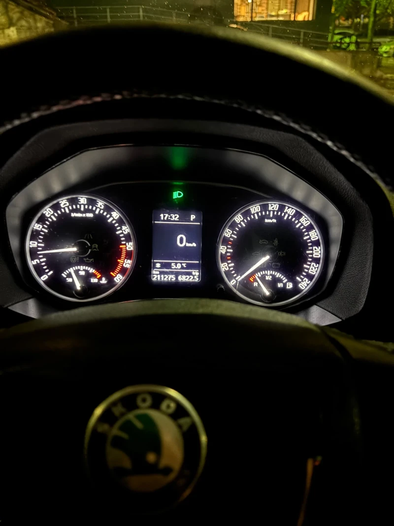 Skoda Octavia, снимка 11 - Автомобили и джипове - 52682607