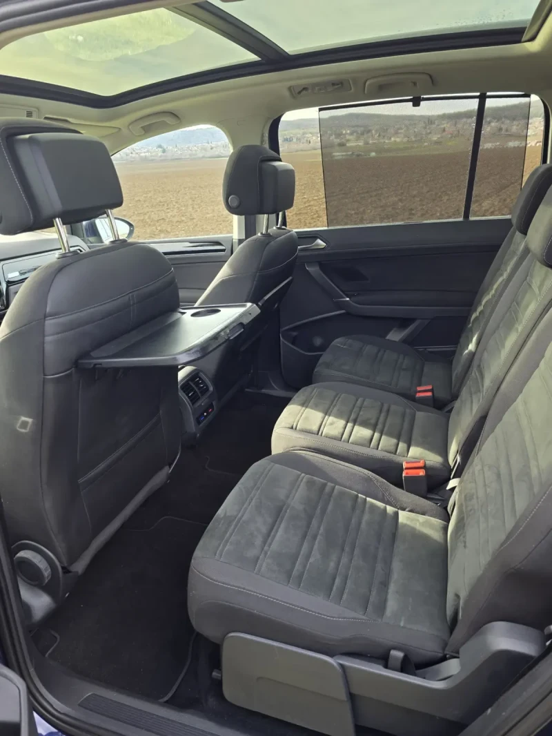 VW Touran DSG 7 МЕСТА ТОП ЕКСТРИ , снимка 8 - Автомобили и джипове - 53067776