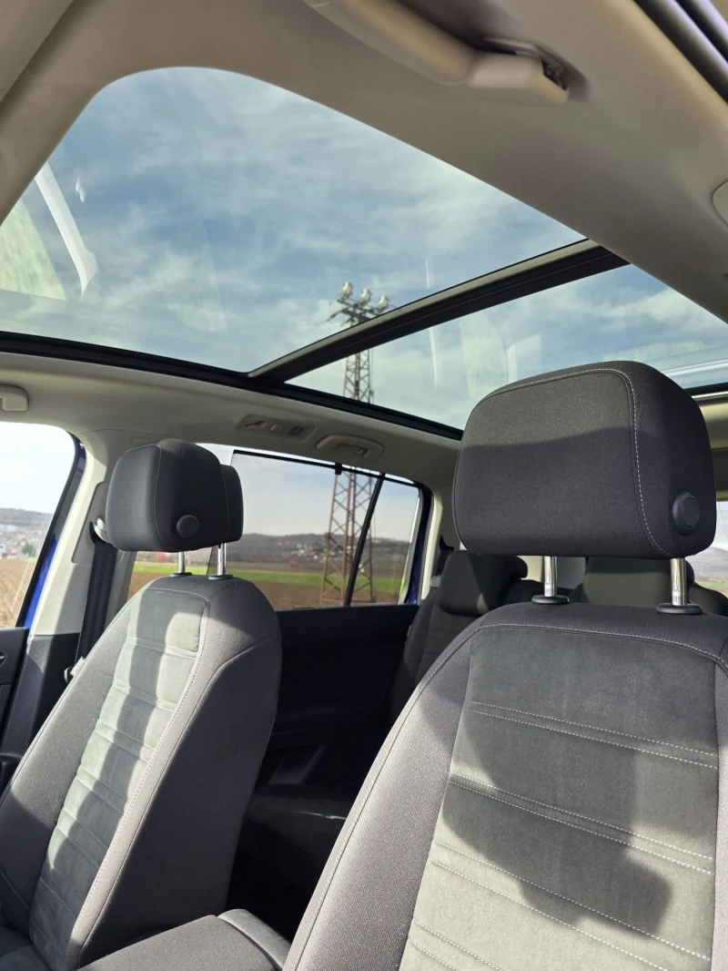 VW Touran DSG 7 МЕСТА ТОП ЕКСТРИ , снимка 14 - Автомобили и джипове - 53067776