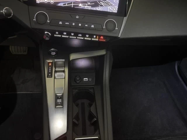 Peugeot 308 1.5* 130* 2023  - изображение 4