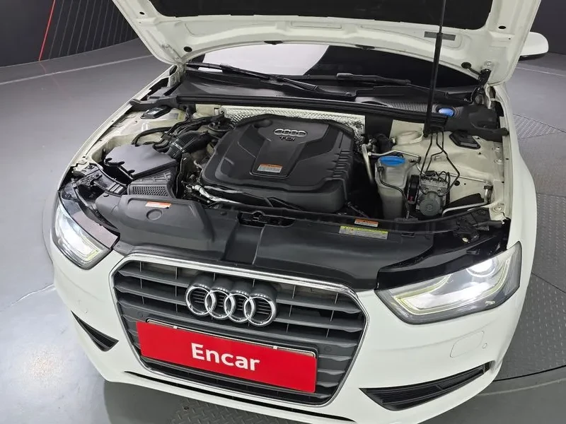 Audi A4 2.0 TDI Dynamic, снимка 12 - Автомобили и джипове - 53676393