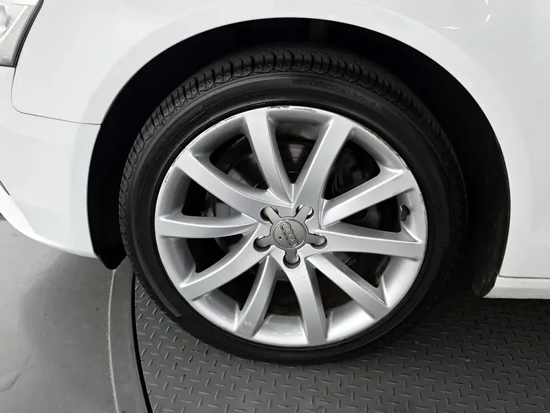 Audi A4 2.0 TDI Dynamic, снимка 9 - Автомобили и джипове - 53676393