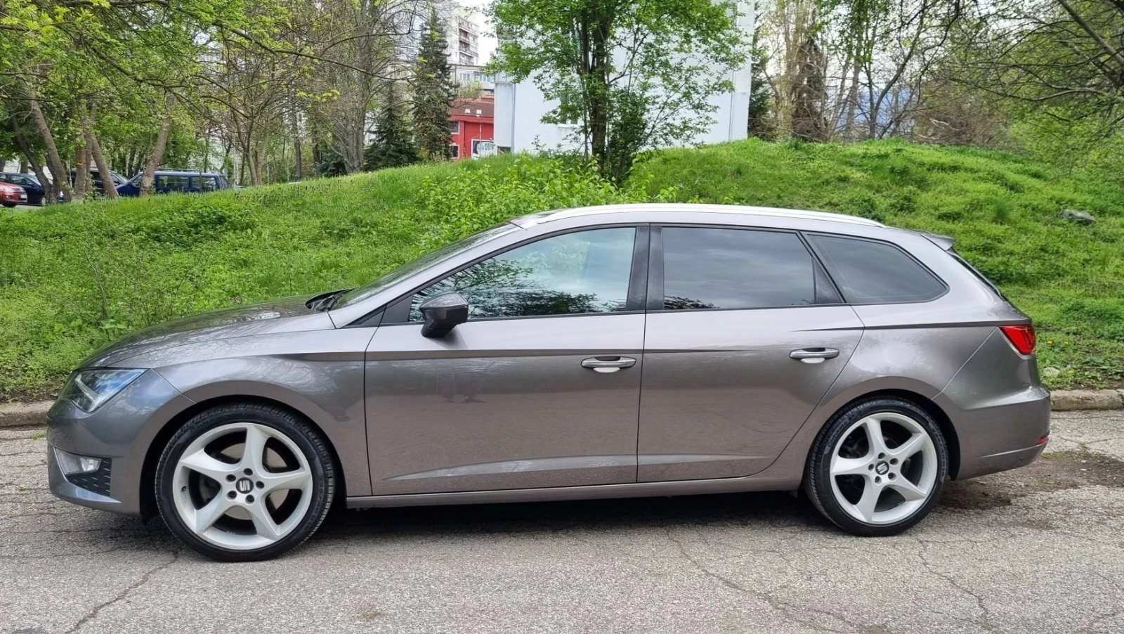 Seat Leon Seat Leon FR 2.0 tdi DSG Подгрев - изображение 5