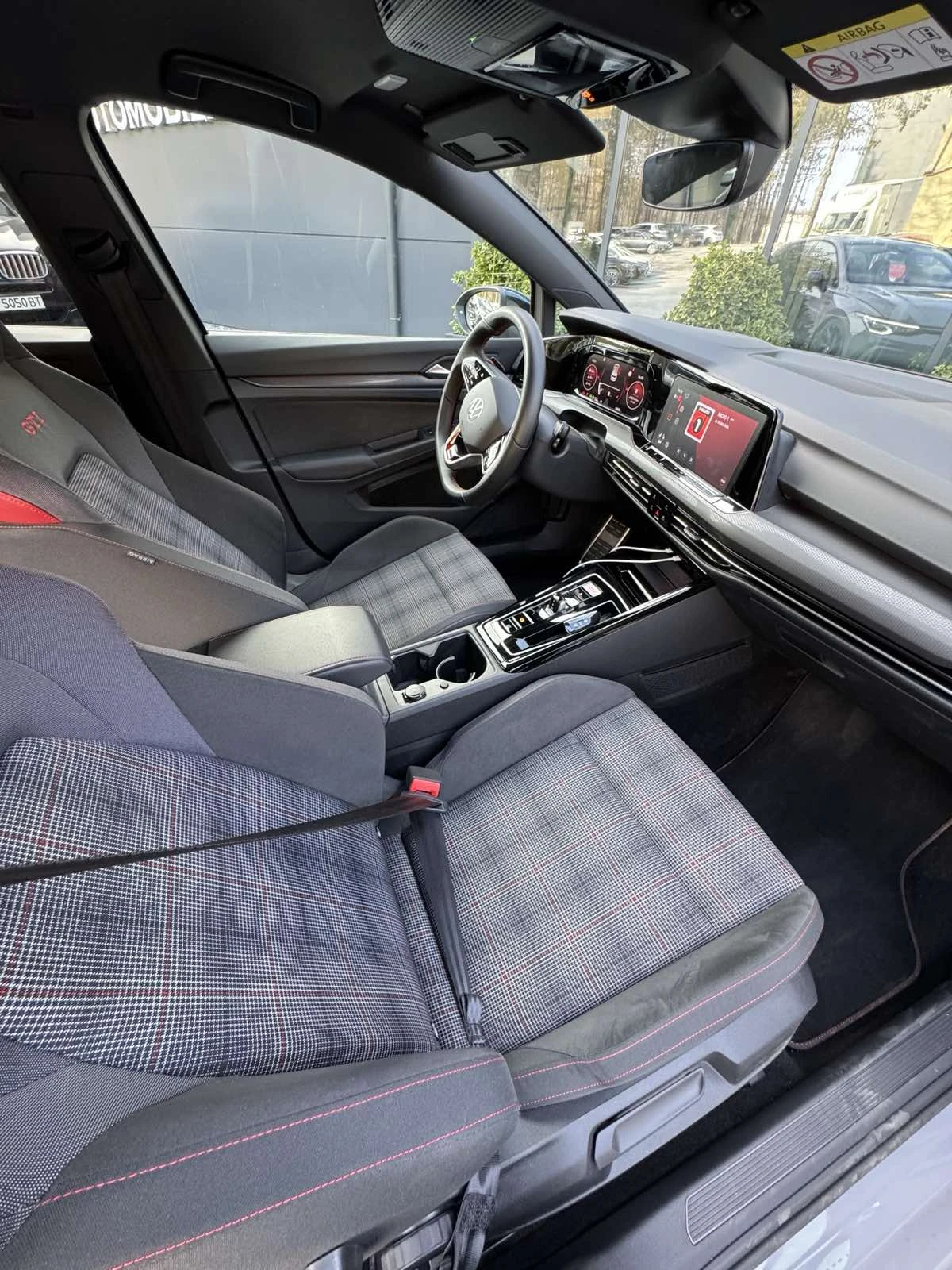 VW Golf VIII GTI | Mobile.bg   12