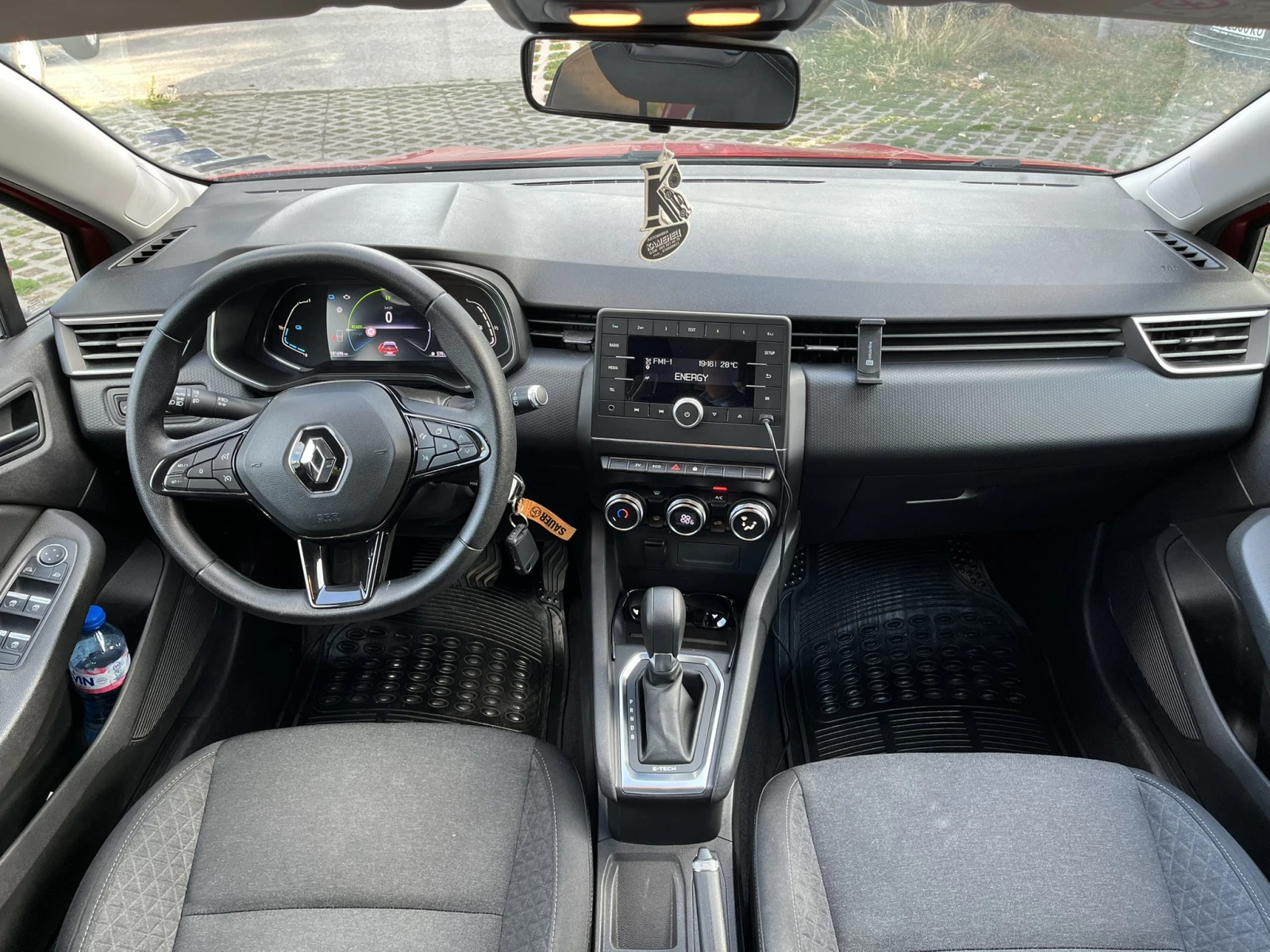 Renault Clio 1.6 E-Tech Hybrid Auto - изображение 8