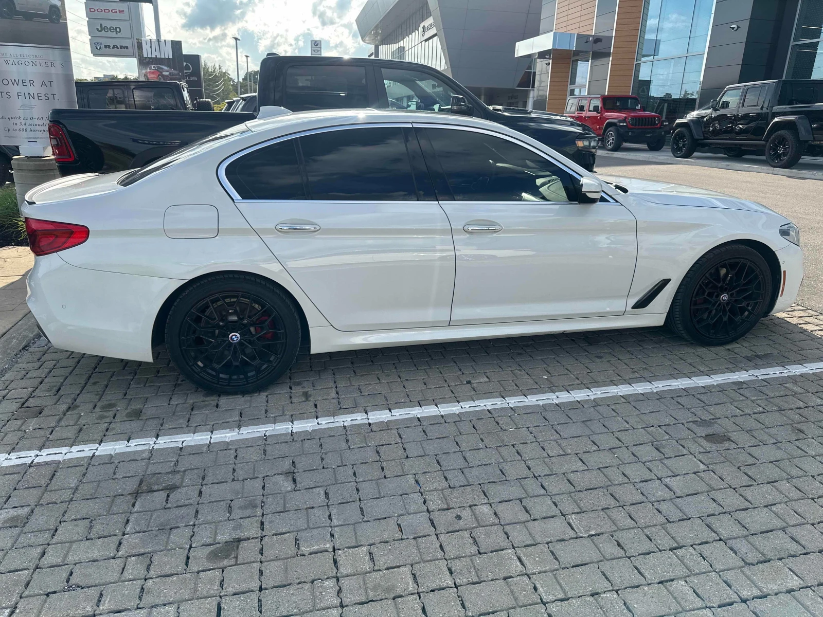 BMW 530 xDrive* CARFAX* АВТОФИНАНСИРАНЕ*  - изображение 4