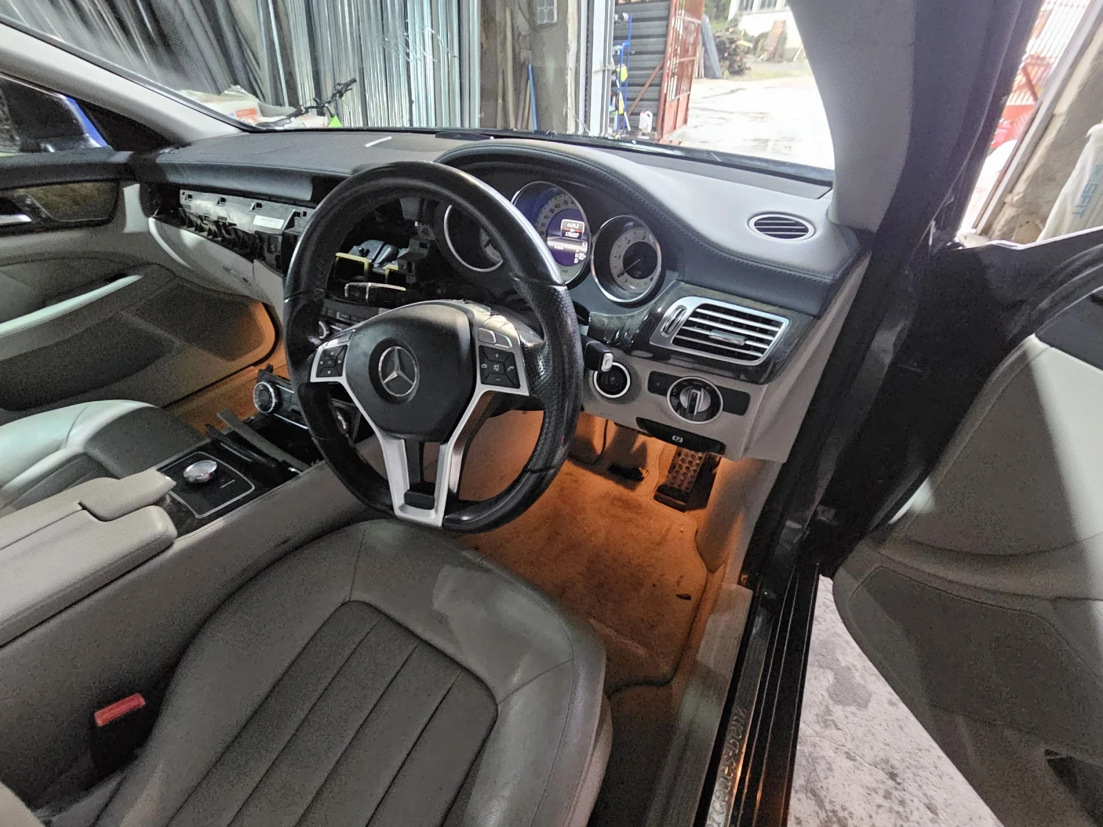 Mercedes-Benz CLS 350  - изображение 8