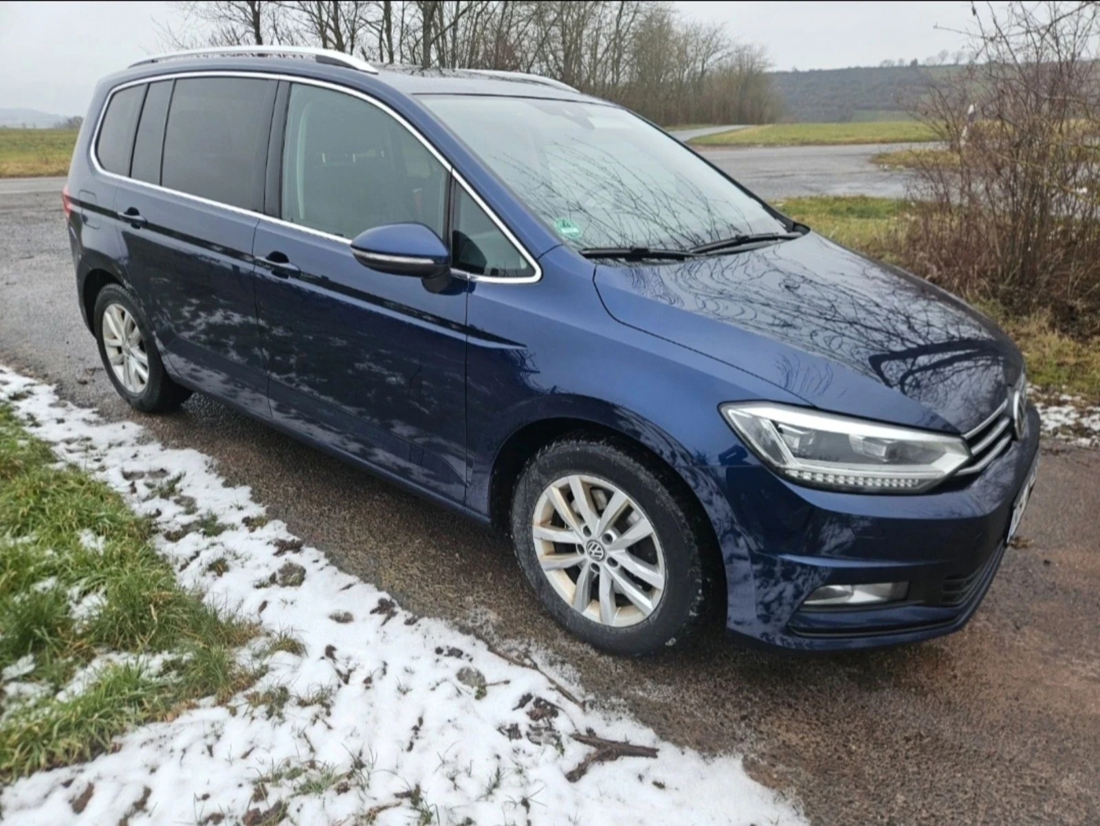 VW Touran АВТОМАТ 7 МЕСТА ВСИЧКИ ЕКСТРИ  - изображение 3