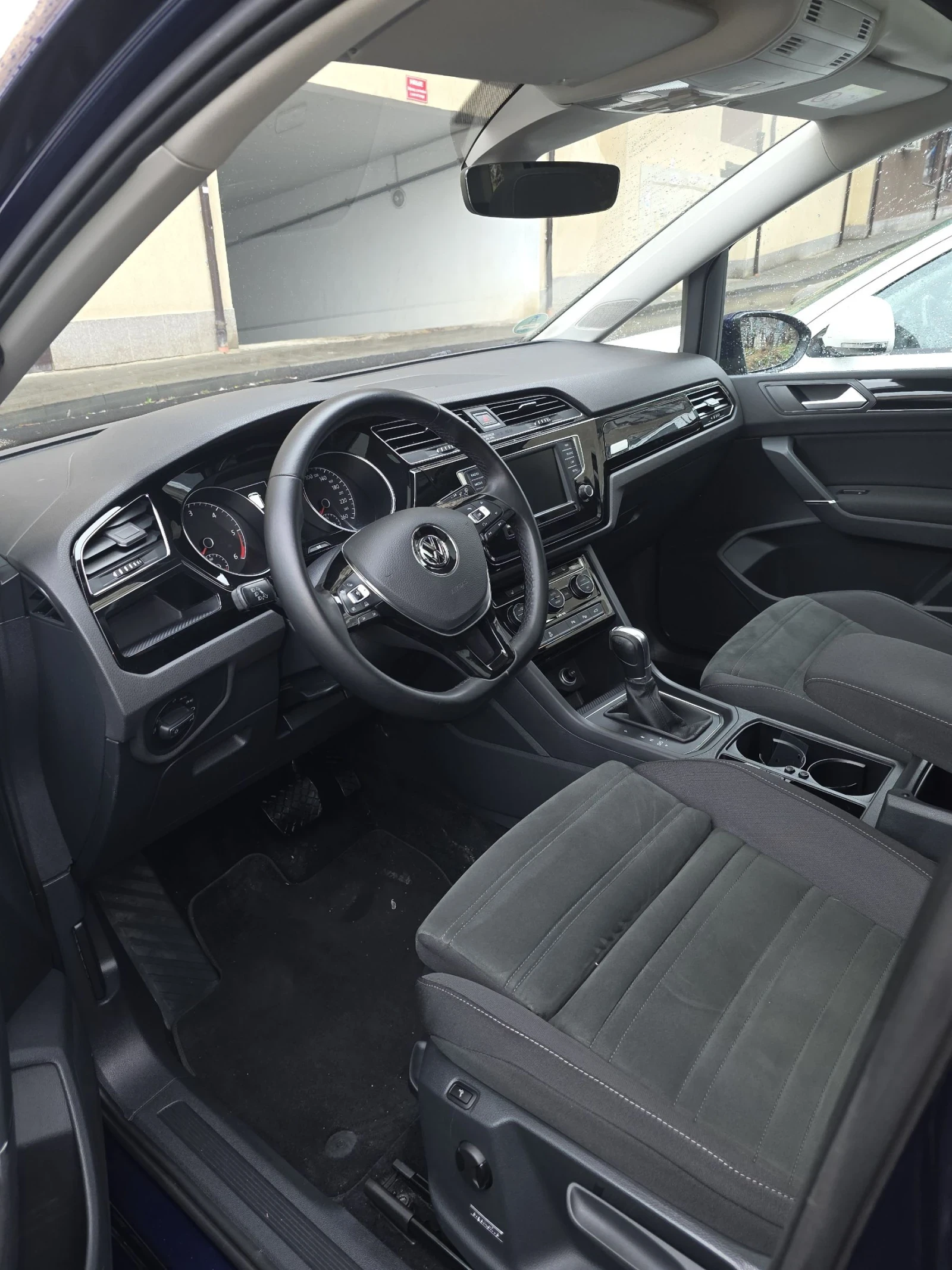 VW Touran ������� 7 ����� ������ ������  | Mobile.bg � ����������� 2