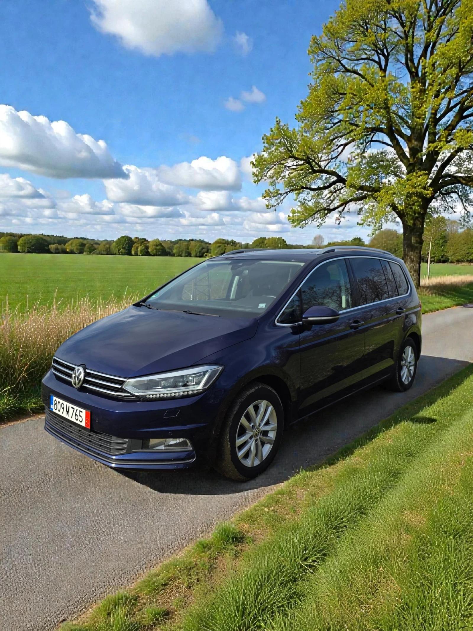 VW Touran АВТОМАТ 7 МЕСТА ОБСЛУЖЕН ГЕРМАНИЯ, снимка 2 - Автомобили и джипове - 53067776