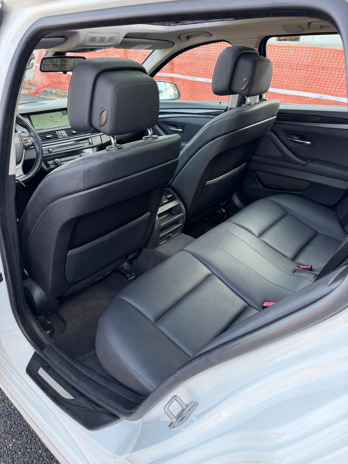 BMW 520 Touring Msport, снимка 15 - Автомобили и джипове - 54146130