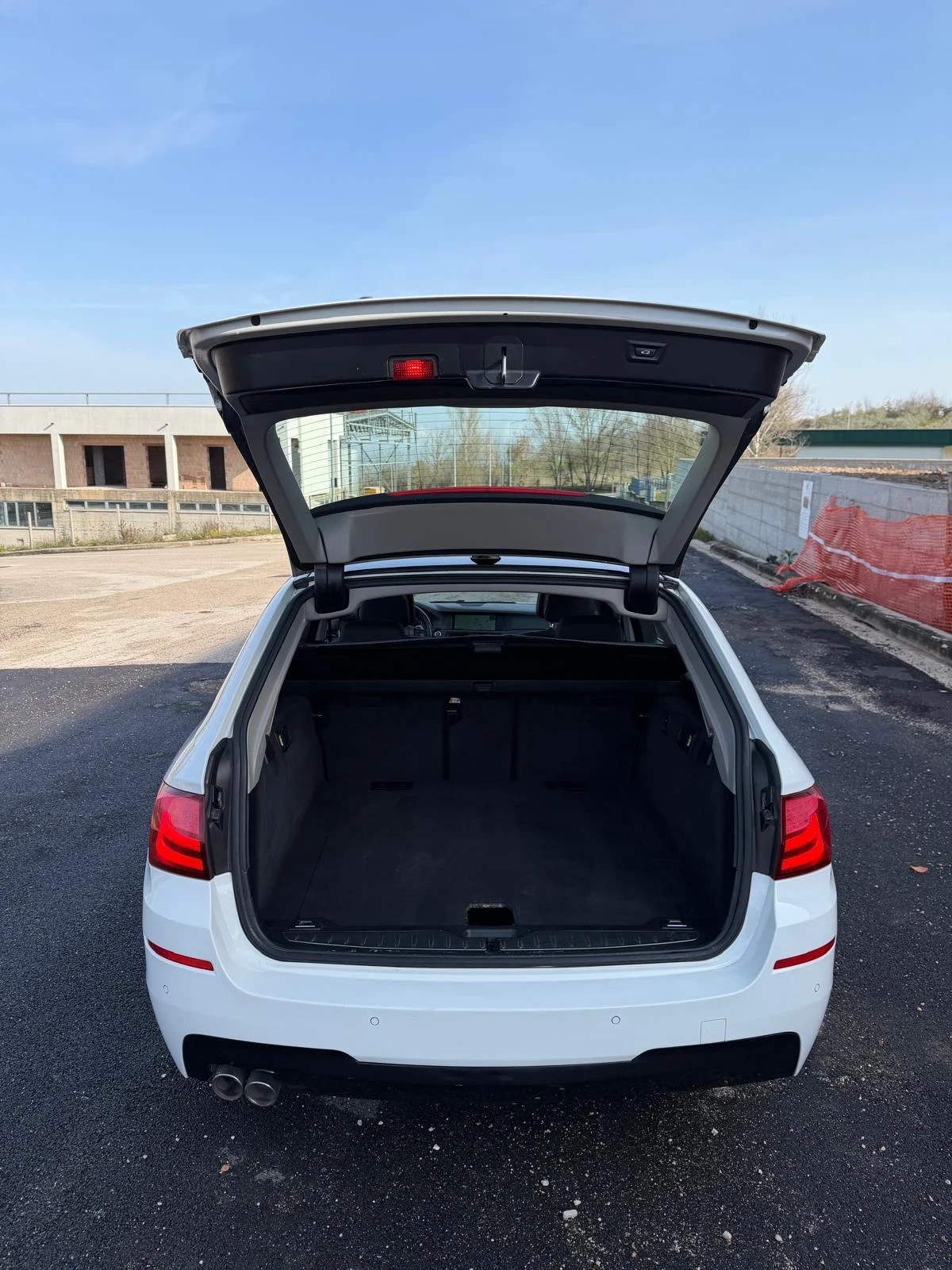 BMW 520 Touring Msport, снимка 13 - Автомобили и джипове - 54146130