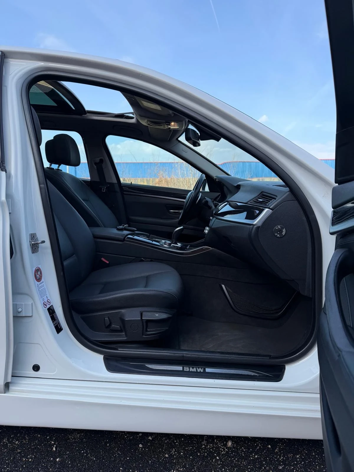 BMW 520 Touring Msport, снимка 14 - Автомобили и джипове - 54146130