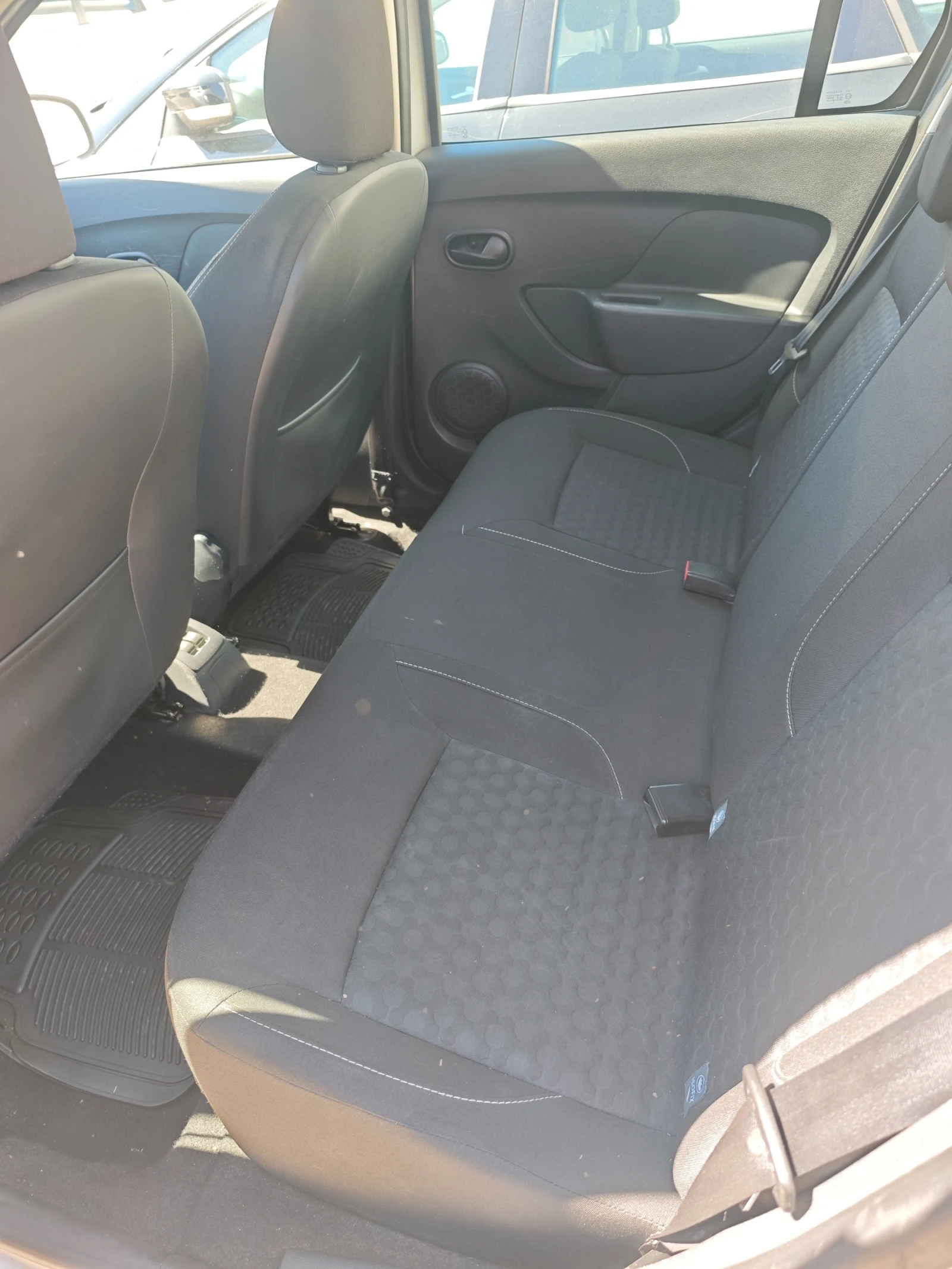 Dacia Logan 1.5DCI Н.ВНОС, снимка 5 - Автомобили и джипове - 54179415