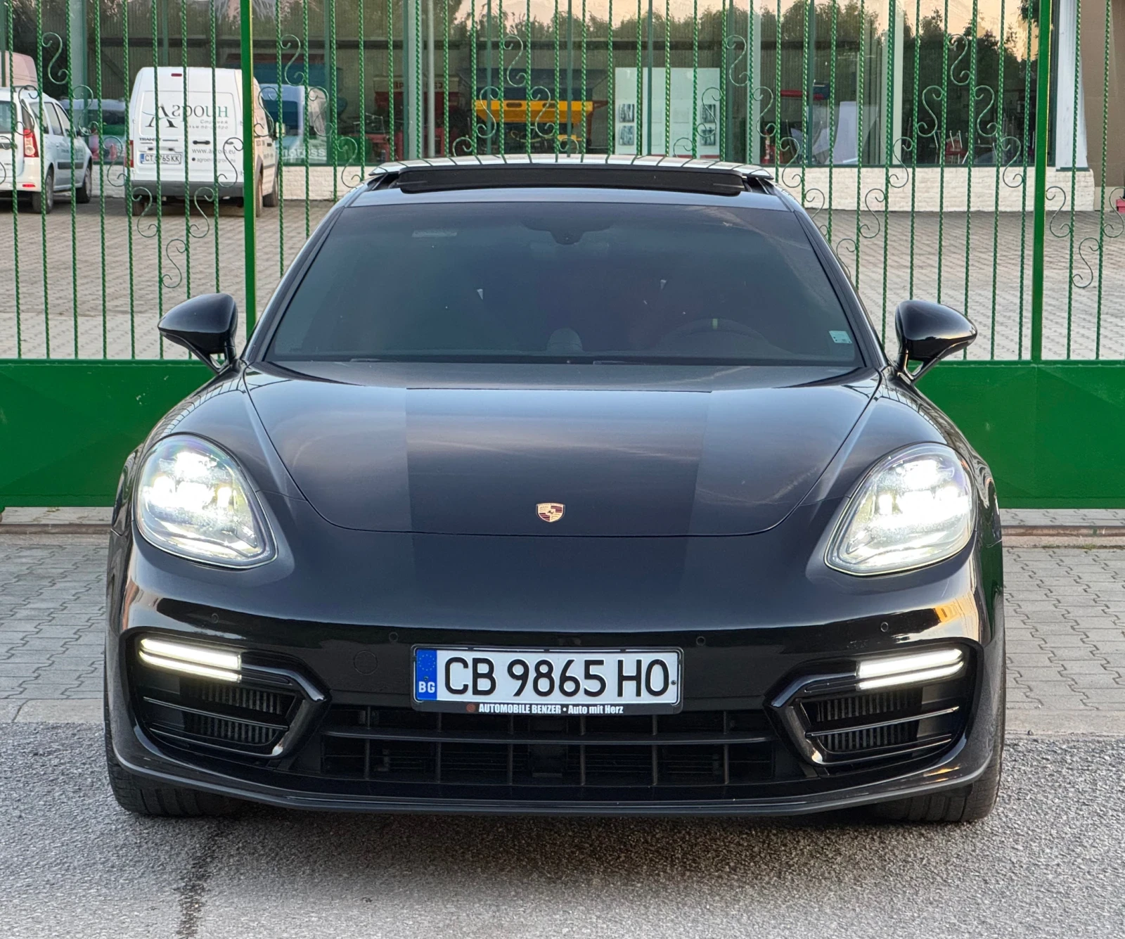 Porsche Panamera 4S Sport Design, Soft close, Podgrev, Obdyh, Full, снимка 2 - Автомобили и джипове - 54715356
