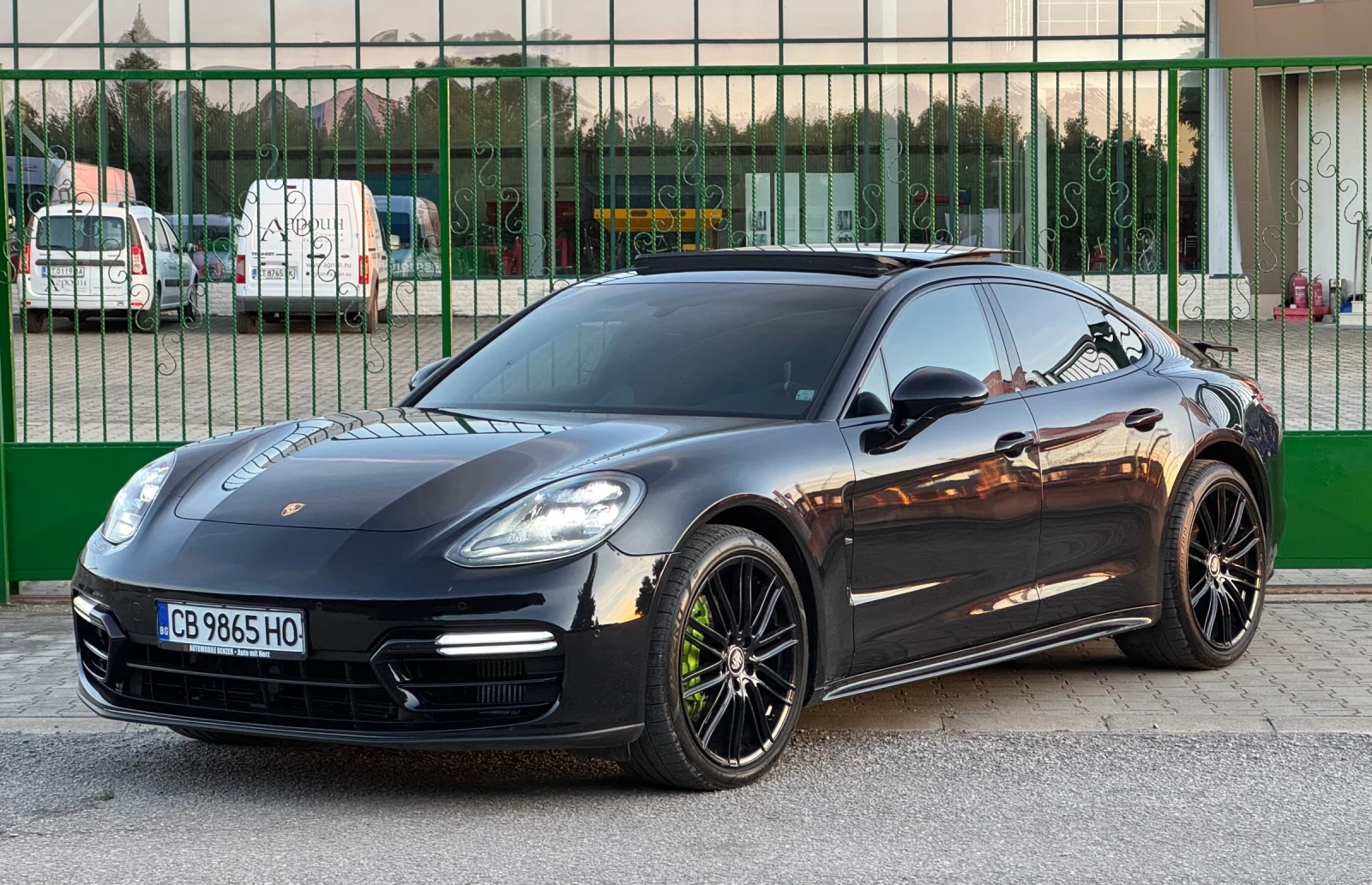 Porsche Panamera 4S Sport Design, Soft close, Podgrev, Obdyh, Full, снимка 3 - Автомобили и джипове - 54715356