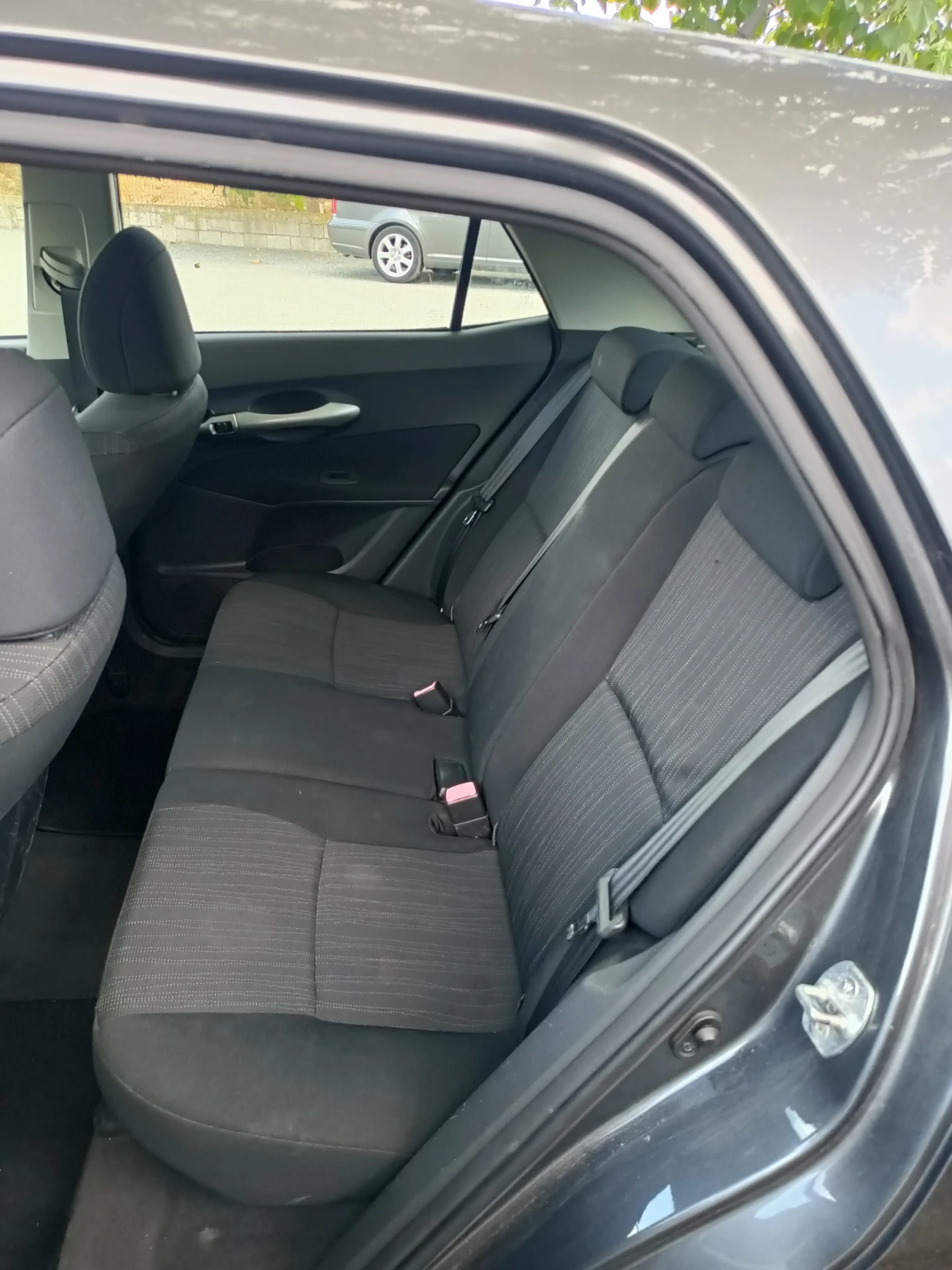 Toyota Auris 1.4 D-4D, снимка 12 - Автомобили и джипове - 55467305