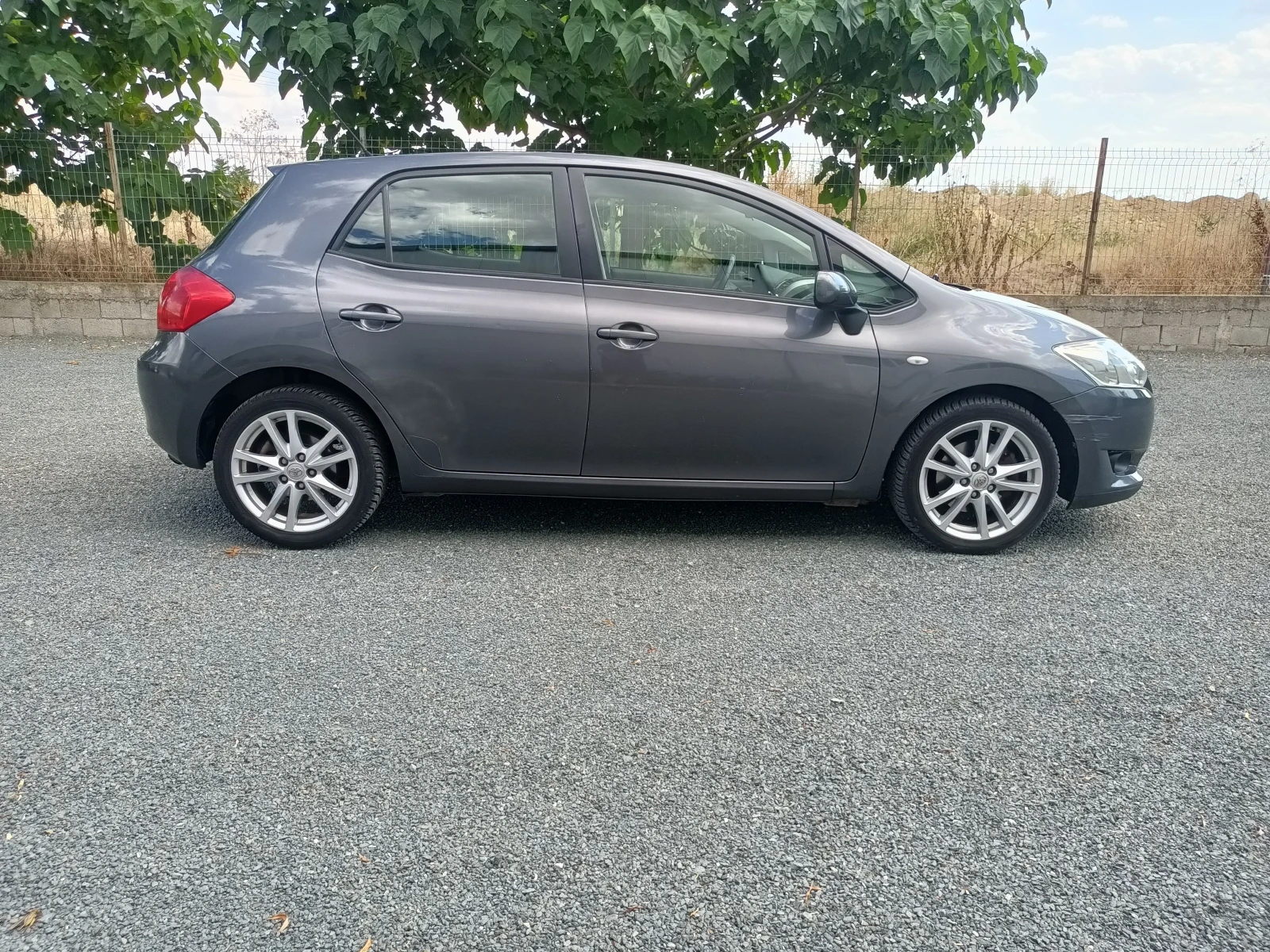 Toyota Auris 1.4 D-4D, снимка 8 - Автомобили и джипове - 55467305