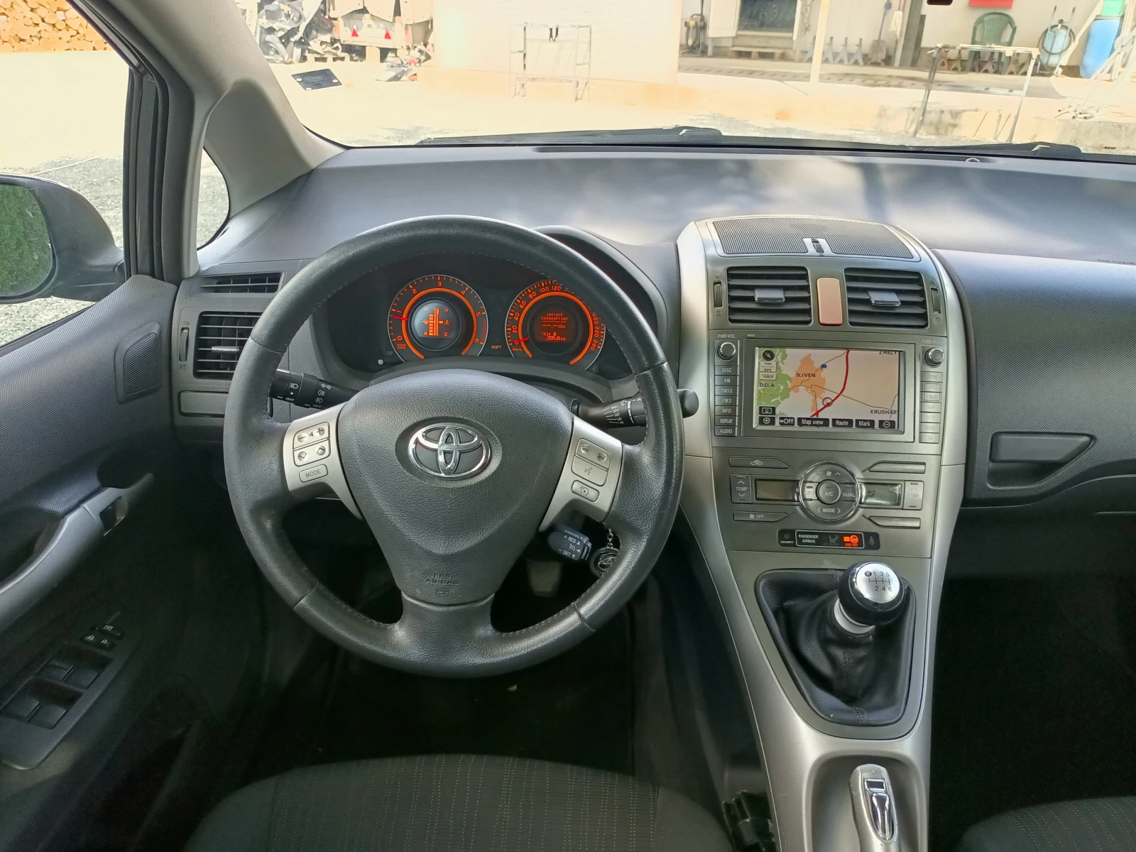 Toyota Auris 1.4 D-4D, снимка 9 - Автомобили и джипове - 55467305