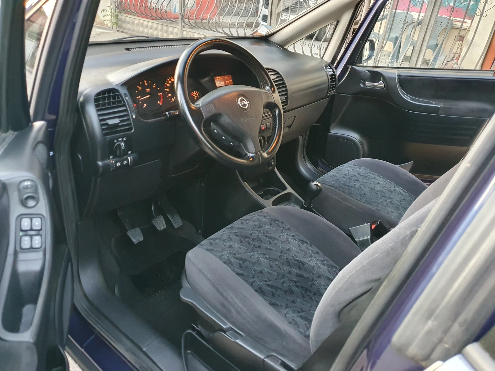 Opel Zafira 2.0D-101k.s., снимка 13 - Автомобили и джипове - 55685167