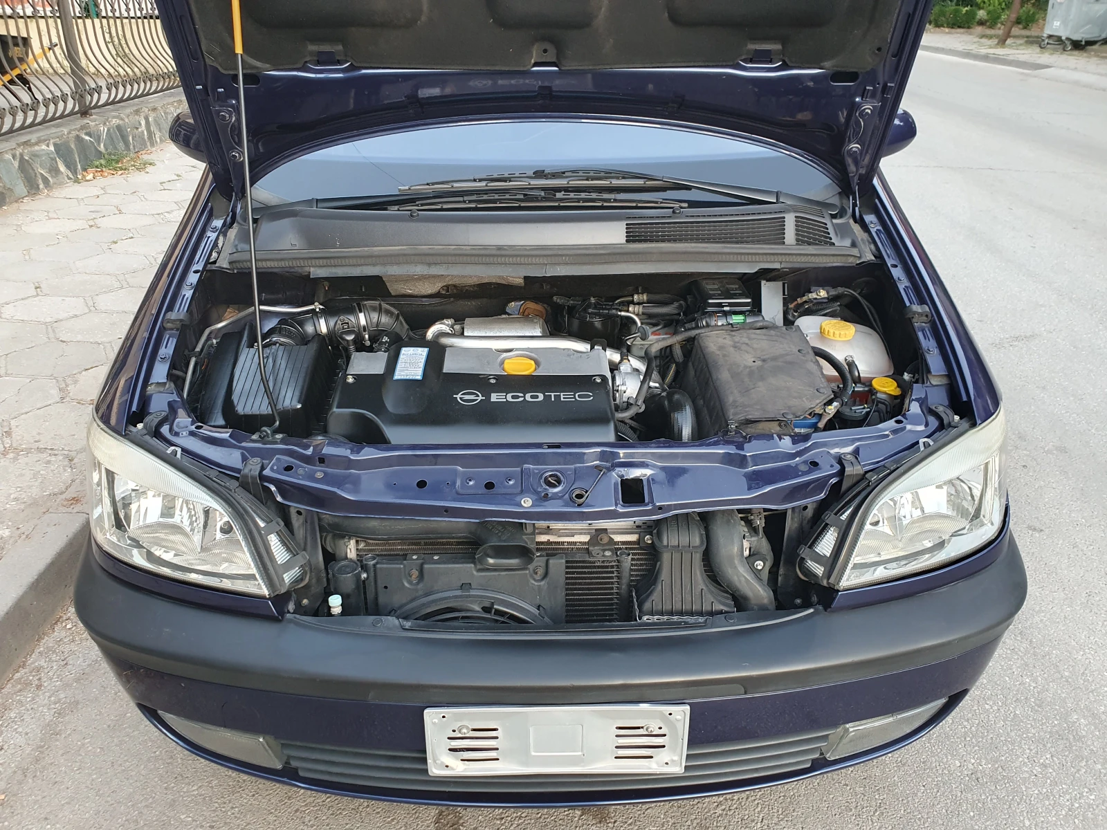Opel Zafira 2.0D-101k.s., снимка 8 - Автомобили и джипове - 55685167