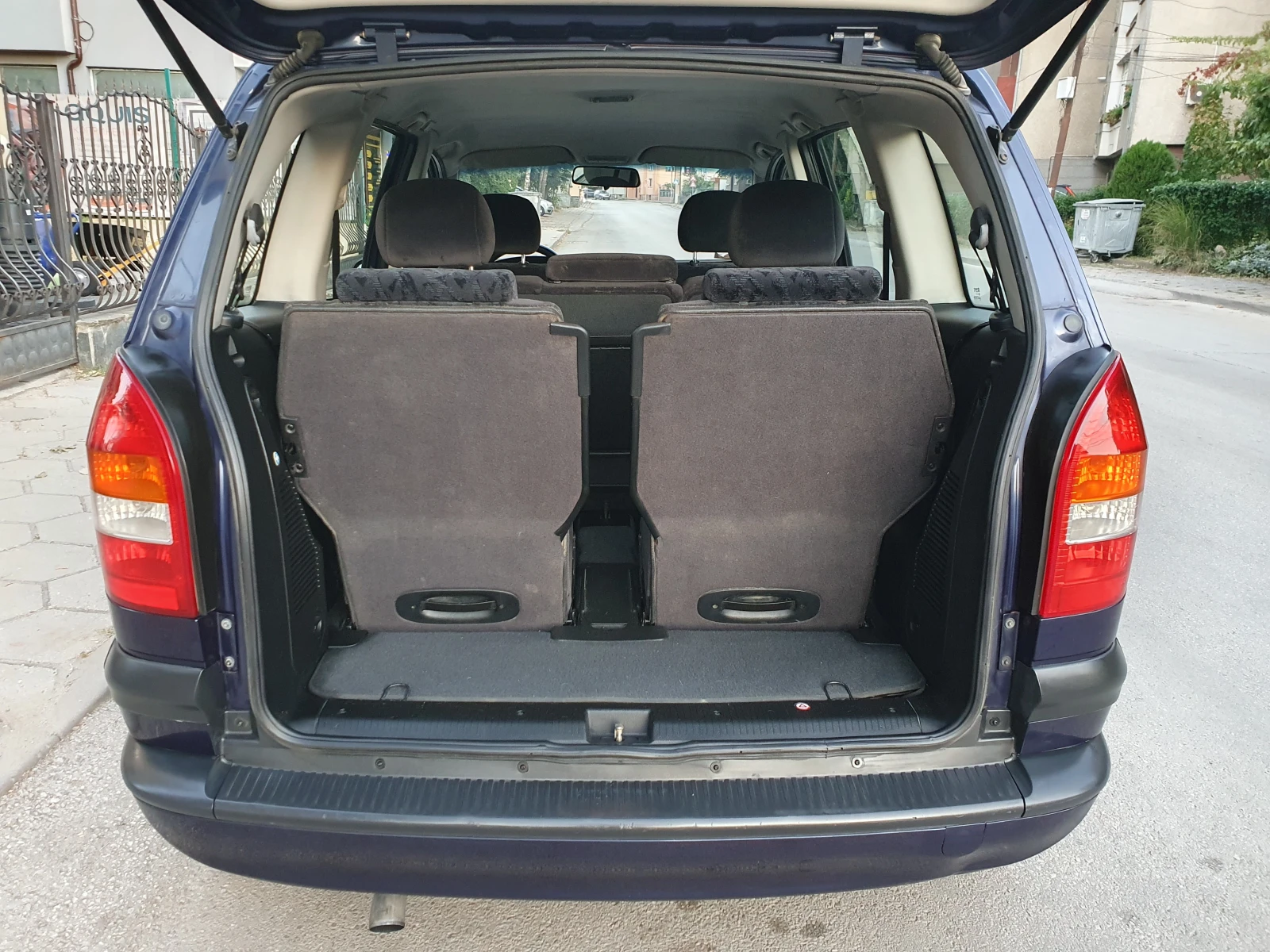 Opel Zafira 2.0D-101k.s., снимка 9 - Автомобили и джипове - 55685167