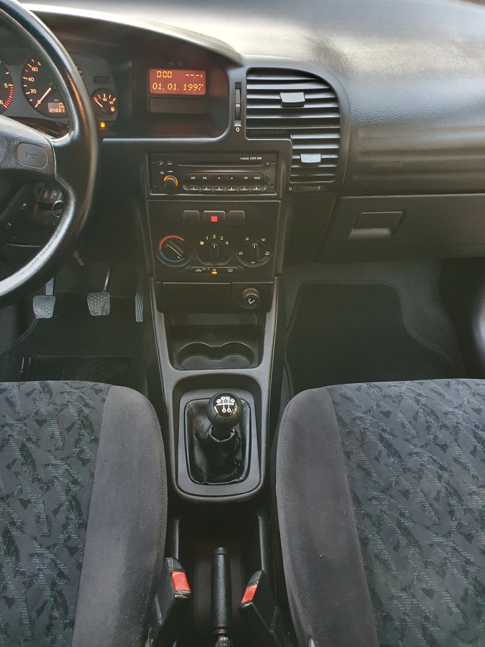 Opel Zafira 2.0D-101k.s., снимка 12 - Автомобили и джипове - 55685167