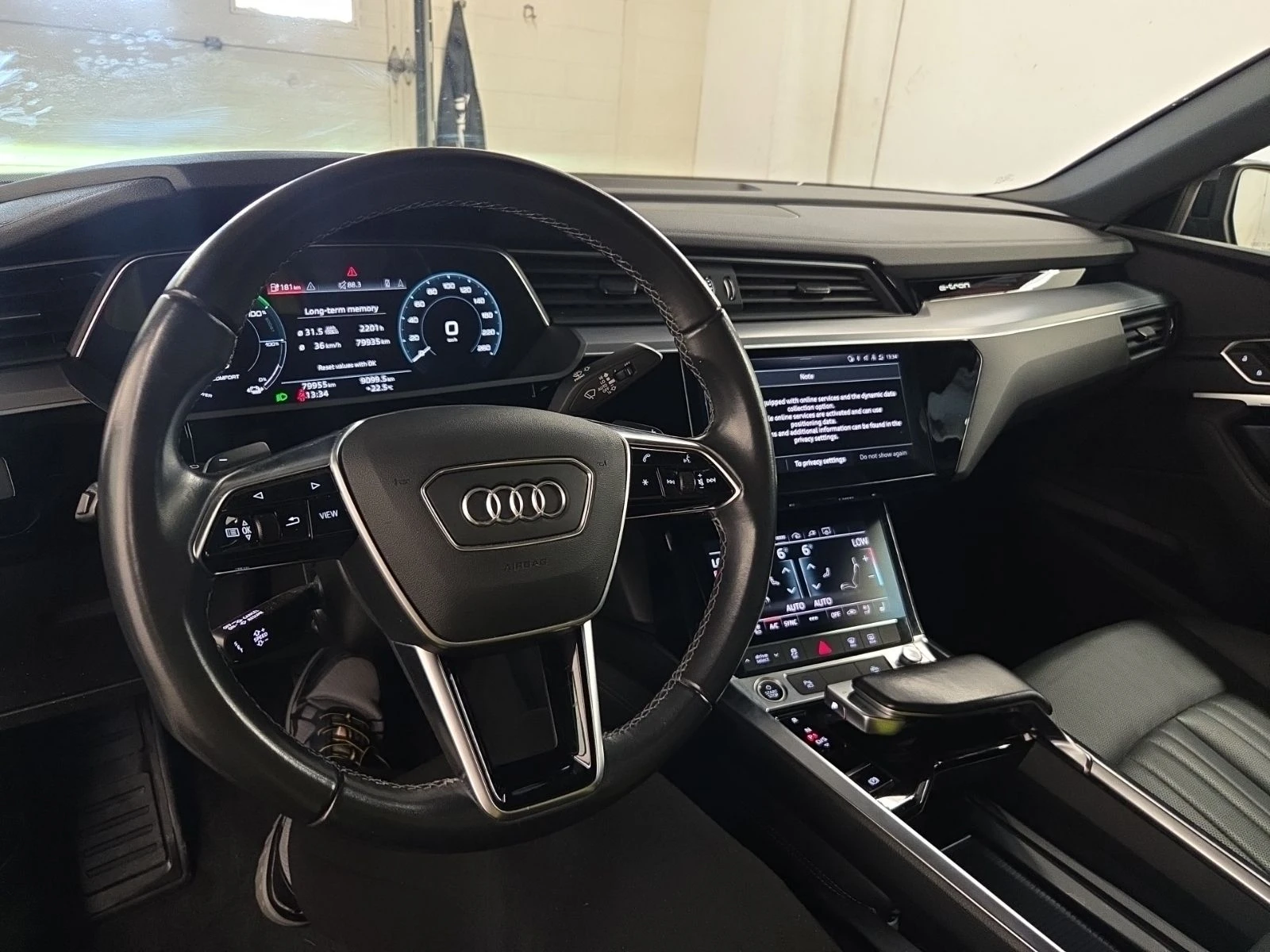 Audi E-Tron Progressiv* S-line* 360* Обдух* CarPlay, снимка 8 - Автомобили и джипове - 55811193