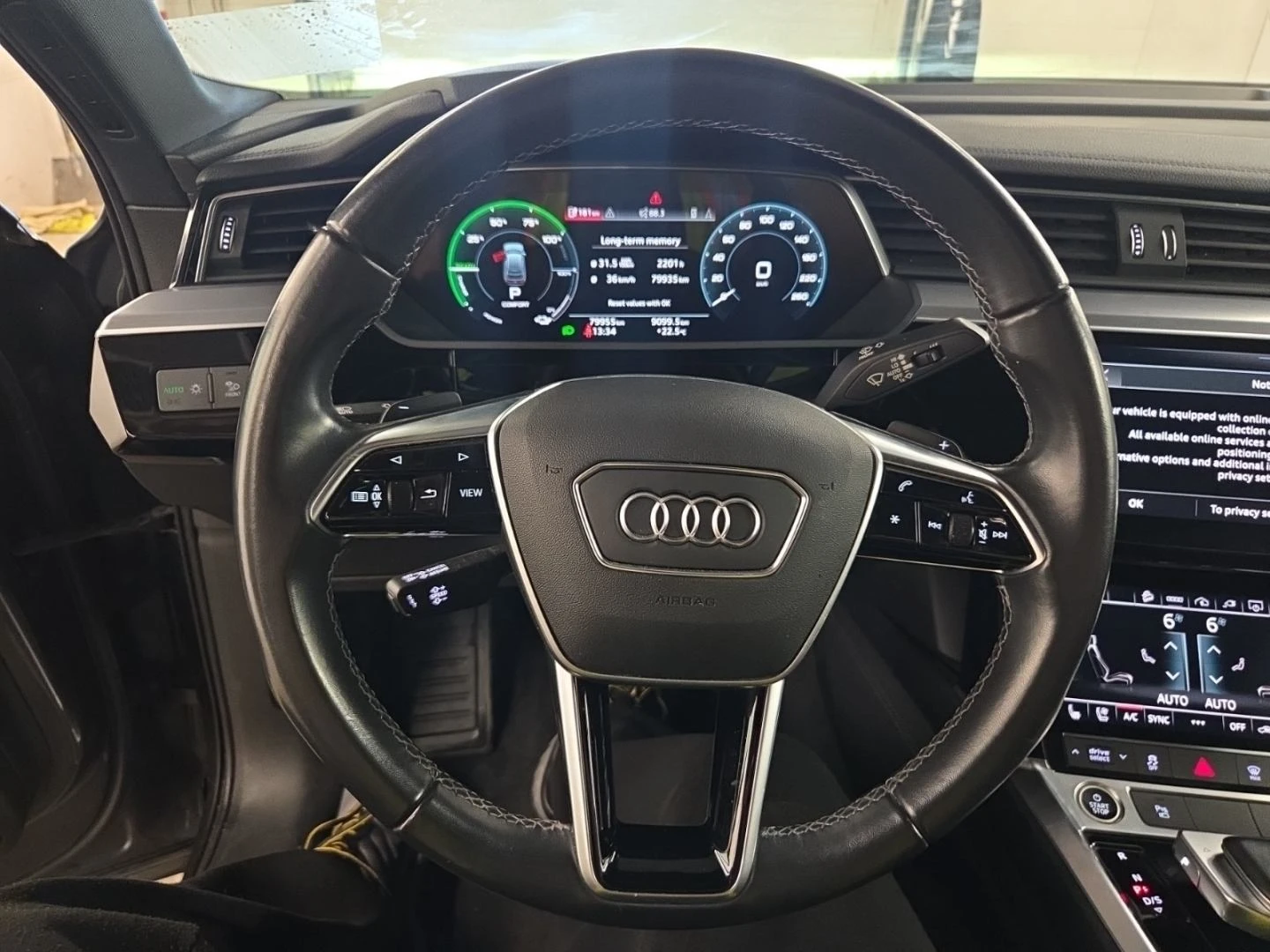 Audi E-Tron Progressiv* S-line* 360* Обдух* CarPlay, снимка 9 - Автомобили и джипове - 55811193