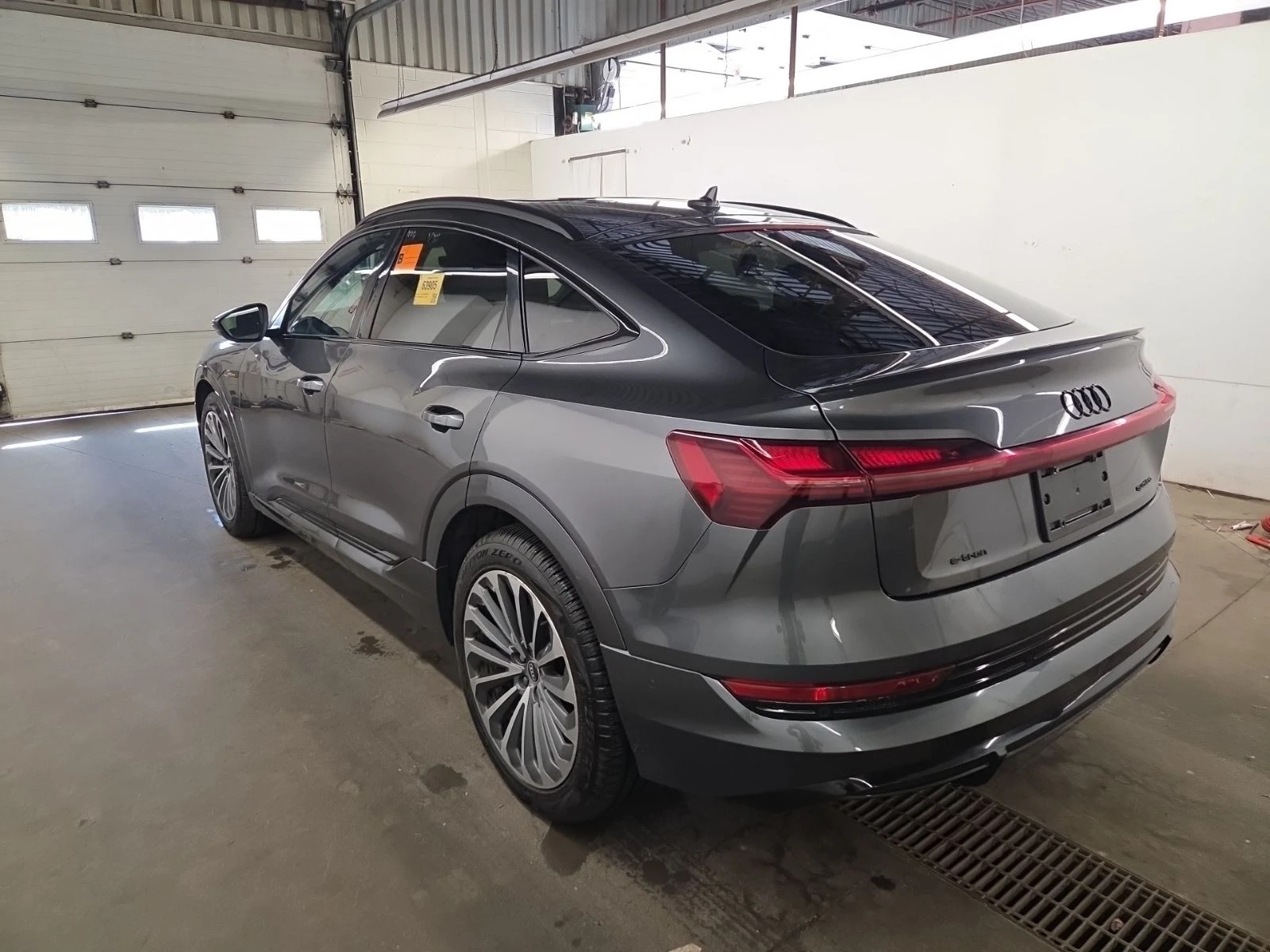 Audi E-Tron Progressiv* S-line* 360* Обдух* CarPlay, снимка 6 - Автомобили и джипове - 55811193