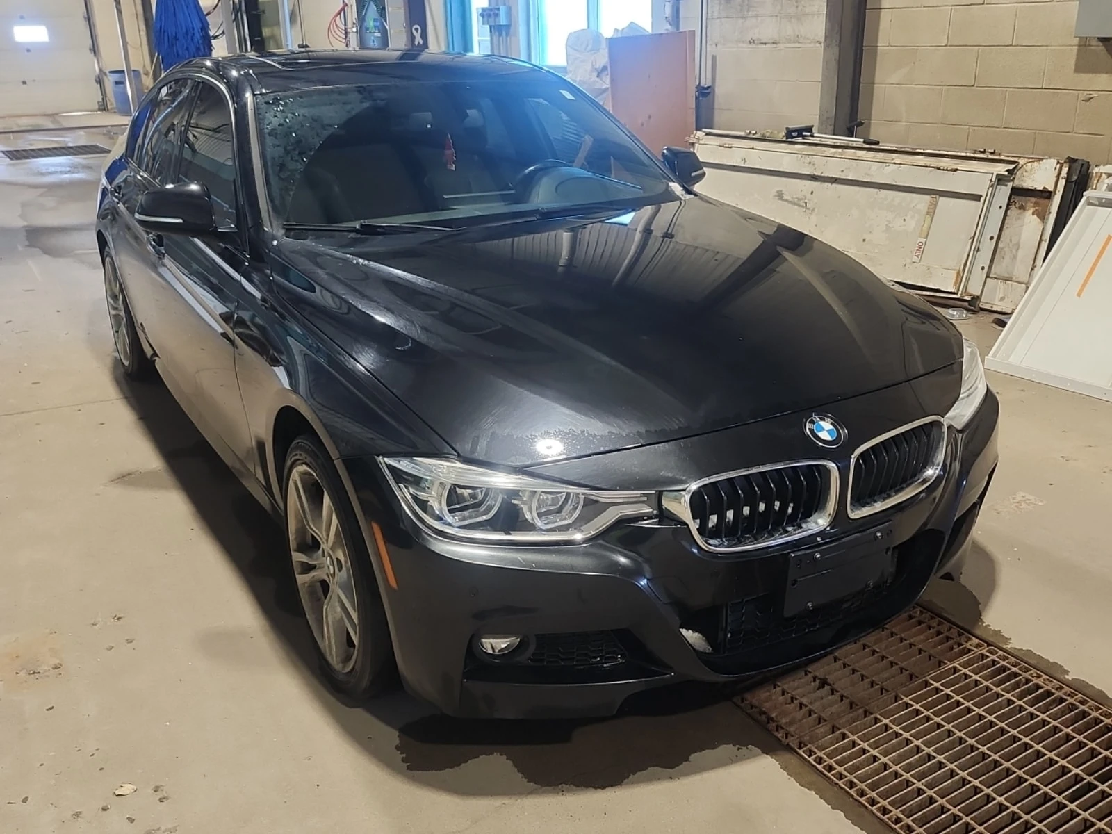 BMW 330 М ПАКЕТ/XDRIVE/CARFAX/ПОДГРЕВ/ПАМЕТ/ШИБЕДАХ, снимка 2 - Автомобили и джипове - 55806826