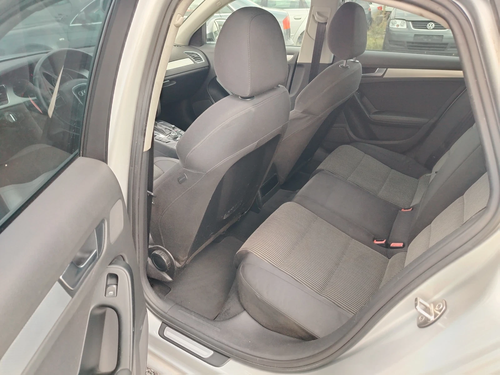 Audi A4 2.0 TDI AVTOMAT, снимка 14 - Автомобили и джипове - 55889670