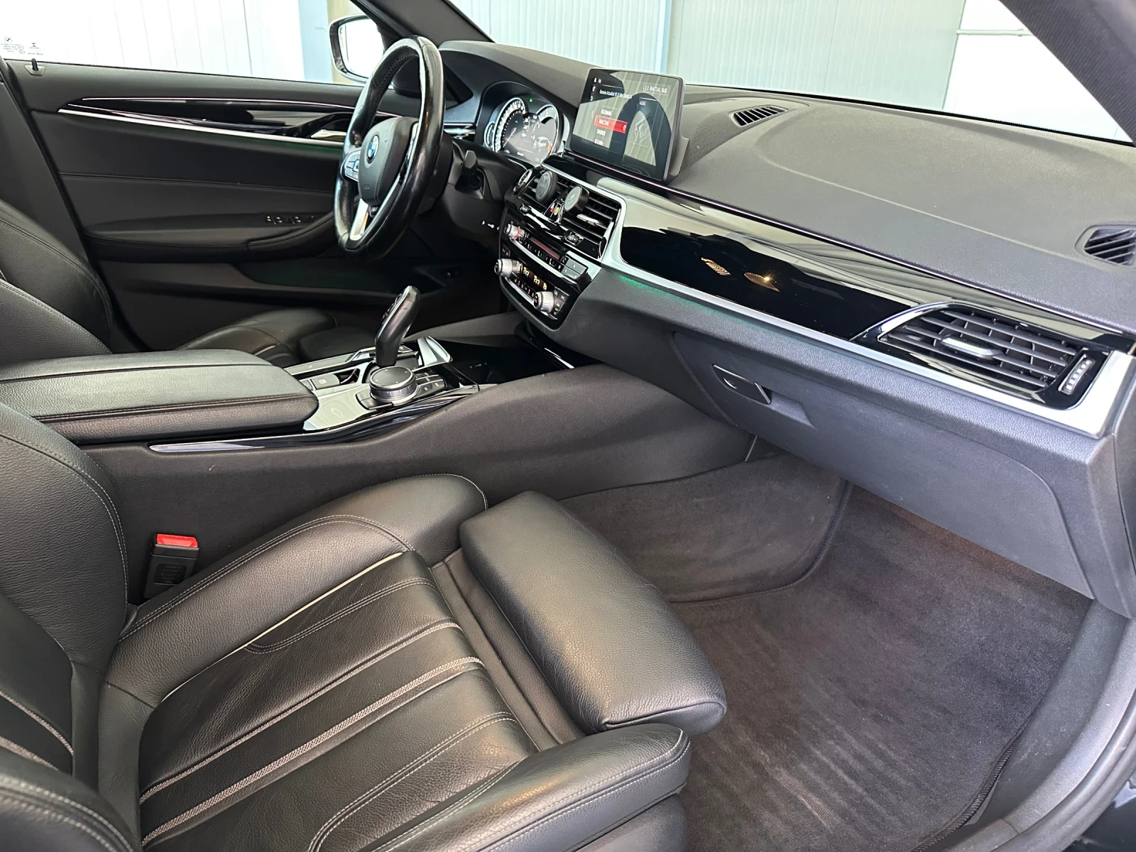 BMW 520 * Xdrive* TOP, снимка 12 - Автомобили и джипове - 56630774