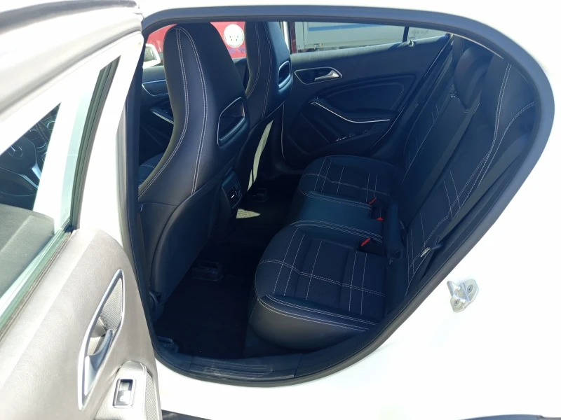 Mercedes-Benz GLA 200, снимка 13 - Автомобили и джипове - 52376482