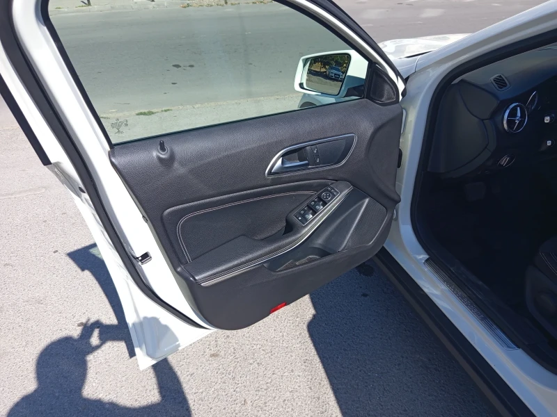 Mercedes-Benz GLA 200, снимка 10 - Автомобили и джипове - 52376482