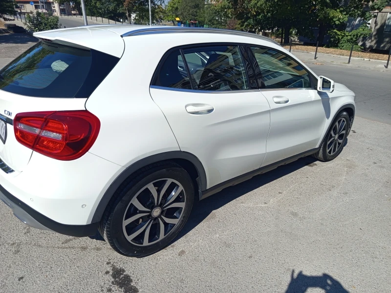 Mercedes-Benz GLA 200, снимка 5 - Автомобили и джипове - 52376482