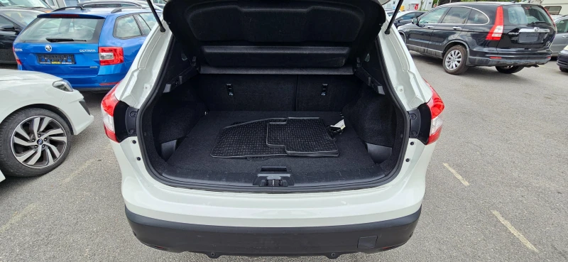 Nissan Qashqai 1.5 dCi N-Vision Panorama Navi Kamera 360, снимка 15 - Автомобили и джипове - 51487839