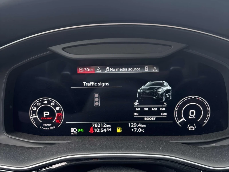 Audi RSQ8 * АВТО КРЕДИТ* ЦЕНА ДО БГ * СЕРВИЗНА ИСТОРИЯ * , снимка 8 - Автомобили и джипове - 52694868