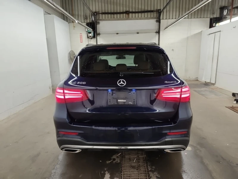 Mercedes-Benz GLC 300 * CARFAX * ЦЕНА ДО БГ, снимка 5 - Автомобили и джипове - 52751423