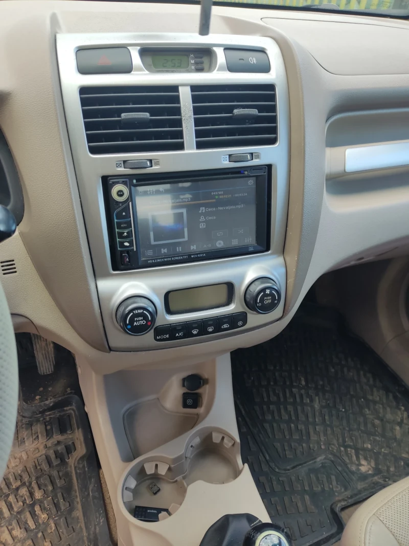 Kia Sportage ТОП СЪСТОЯНИЕ!!!, снимка 7 - Автомобили и джипове - 52998275