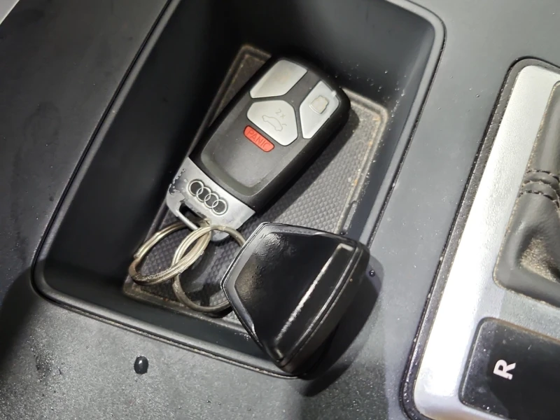 Audi Q5 * KOMFORT* CARFAX * ЦЕНА ДО БЪЛГАРИЯ, снимка 14 - Автомобили и джипове - 53177477