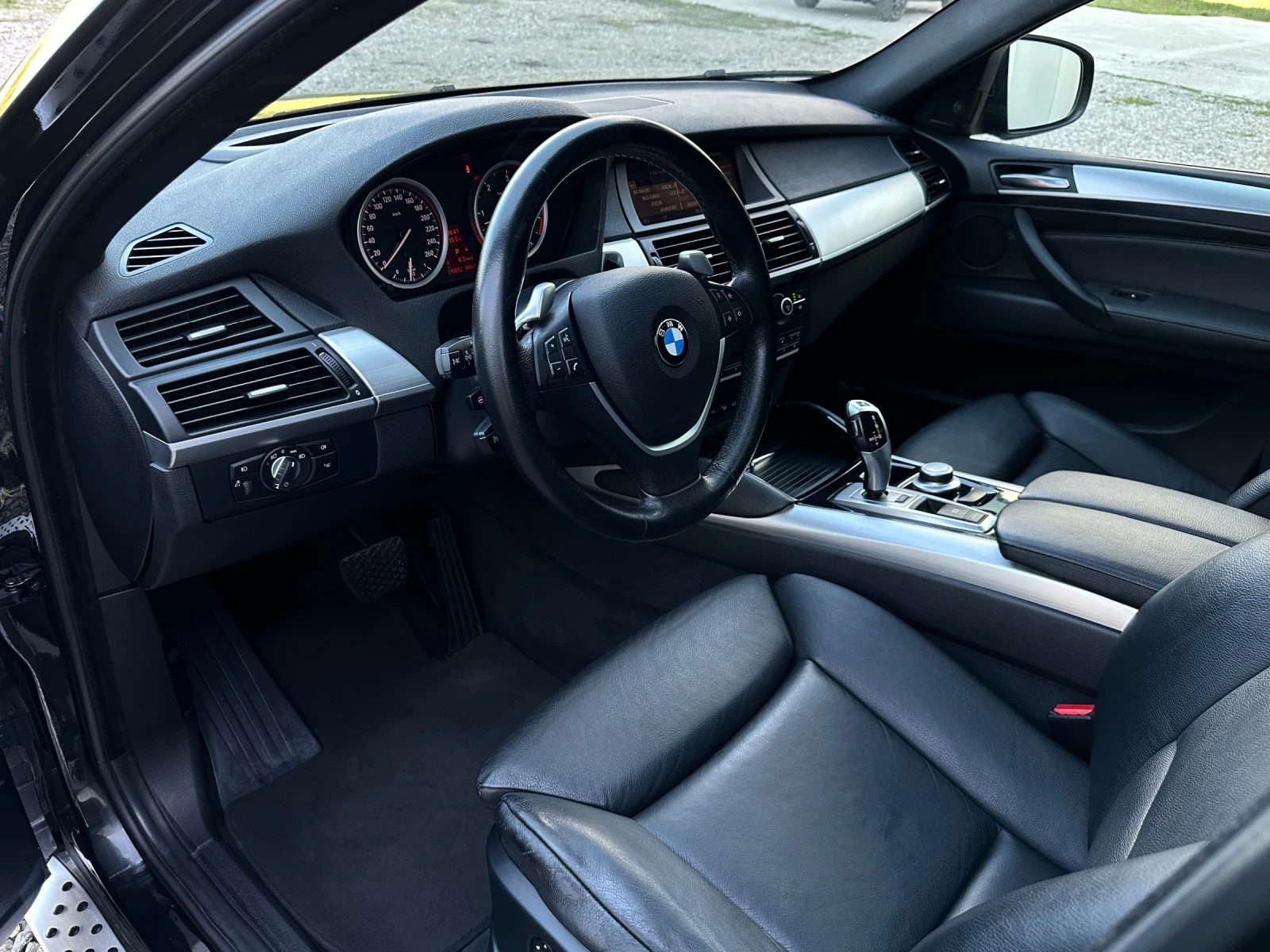 BMW X6 ПРОДАДЕН 35d Sport Pack/ Full/ Сервизна История - изображение 10