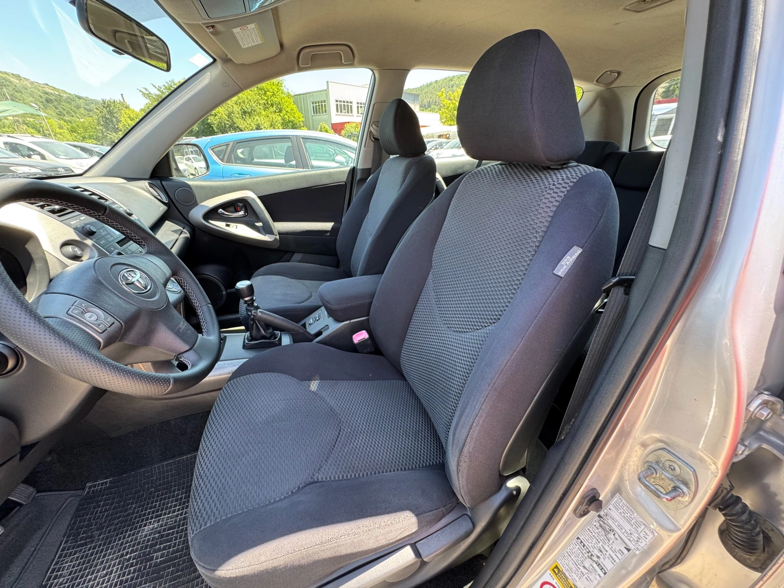 Toyota Rav4 2.2D-4D 4X4 ITALI  - изображение 9