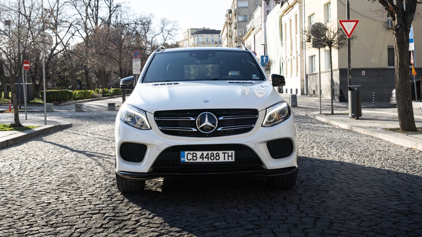 Mercedes-Benz GLE 350 4-MATIC         NIGHT PACK 