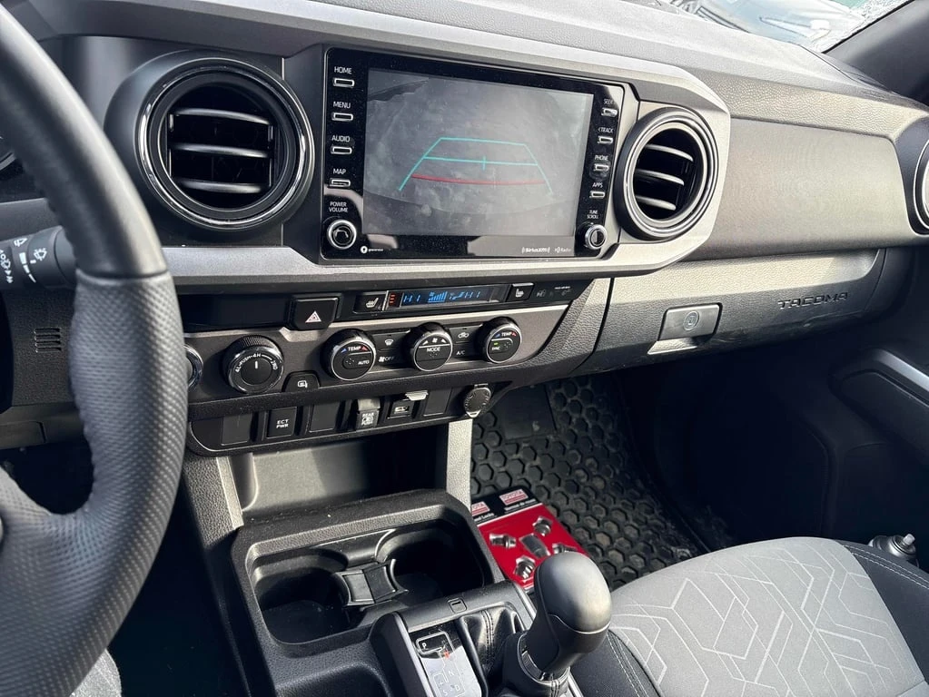 Toyota Tacoma * 4x4 Double Cab Auto * CARFAX * БЕЗ ПЪРВОНАЧАЛНА  - изображение 8