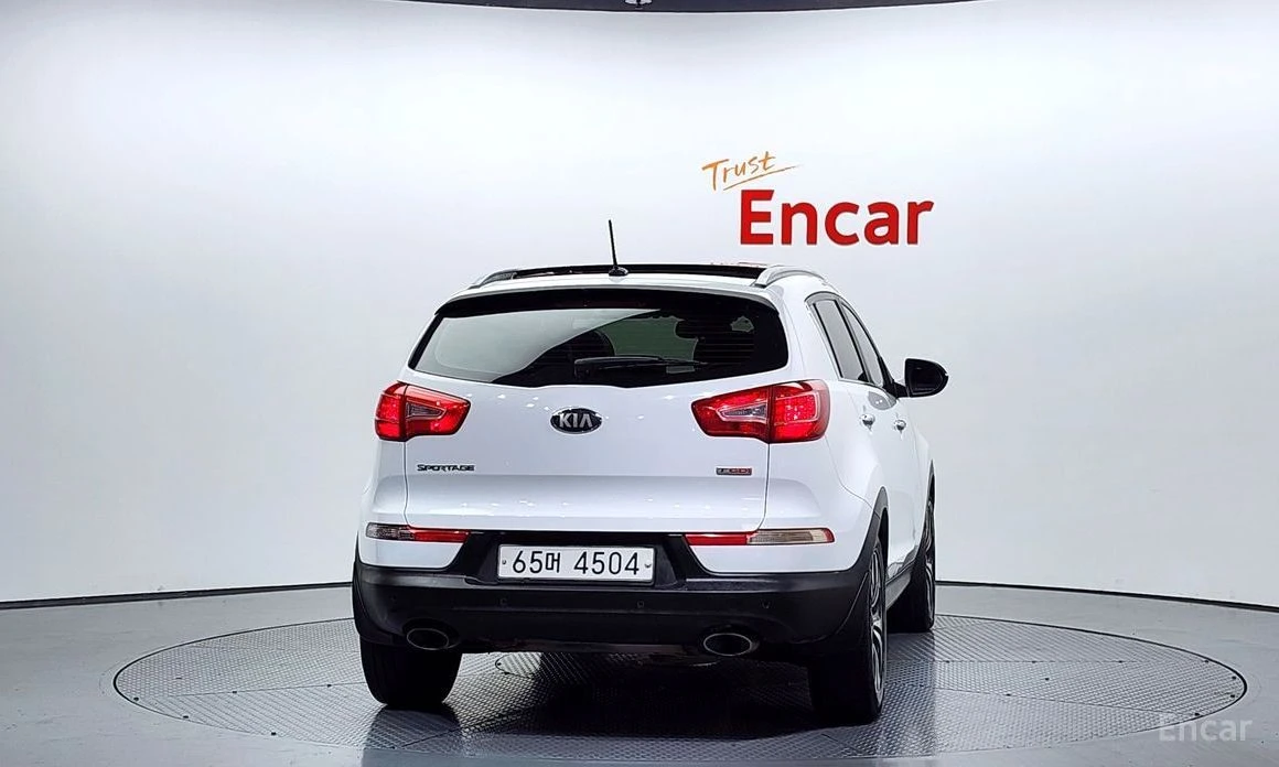 Kia Sportage, снимка 4 - Автомобили и джипове - 54178182