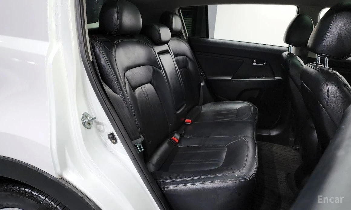 Kia Sportage, снимка 12 - Автомобили и джипове - 54178182