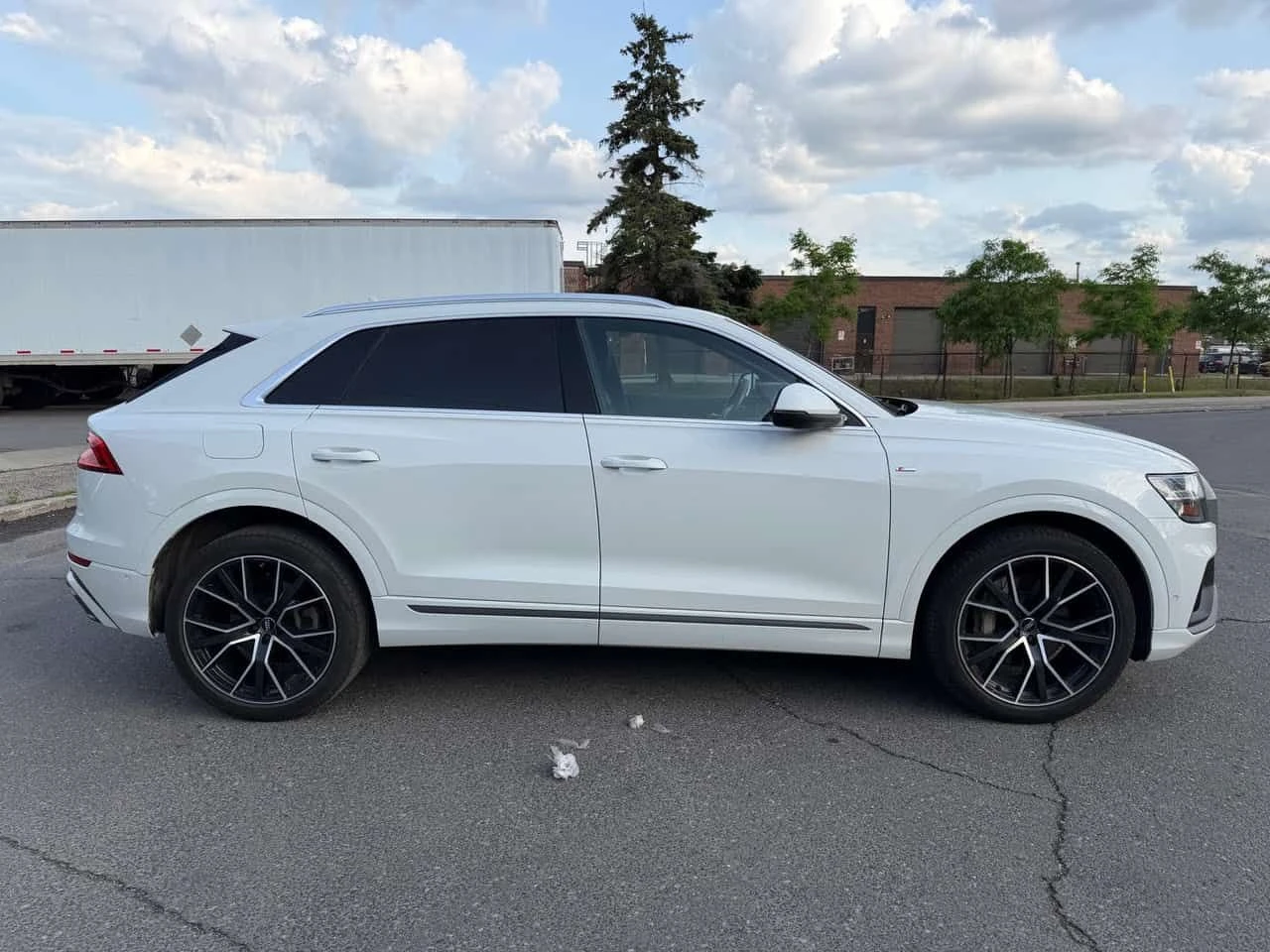 Audi Q8 * Technik * CARFAX * ЦЕНА ДО БГ, снимка 3 - Автомобили и джипове - 54902815